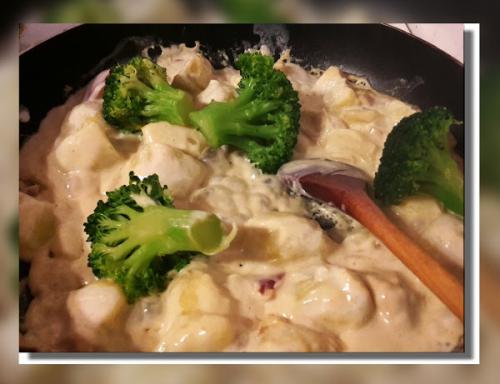 vegane Kartoffel-Brokkoli-Pfanne mit Curry und Kokosmilch